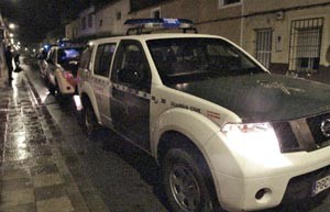 alm-police-bites-ear-onl