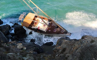 LHR Yacht on the Rocks JL31 02