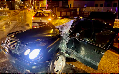 GRA A car and Lamppost Fight
