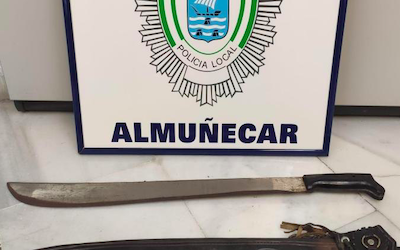 ALM Threatens Bus Passengers with Machette MR22