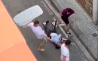 SPN Idiot Tourists Kick Policeman 03