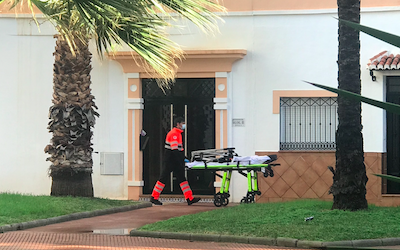 SAL Ambulance Crew with Stretcher