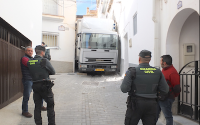 GRA Lorry stuck in Narrow Street