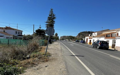 AXA N-340 Passing Through Almayate